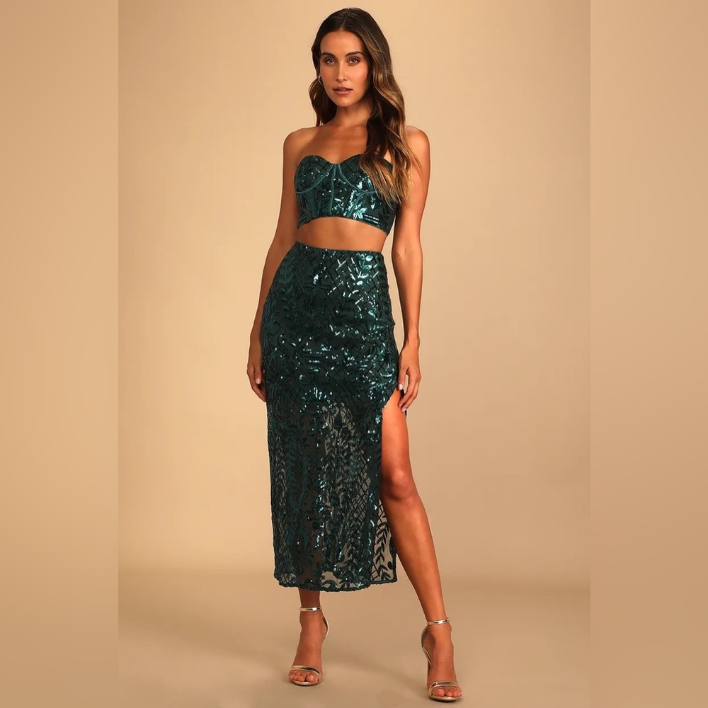 Lulus emerald green sequin two piece midi dress